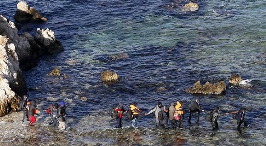 Cincizeci şi unu de migranţi salvaţi de forţele turce în urma unui naufragiu