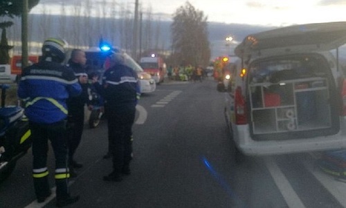 UPDATE - Patru copii morţi şi 19 persoane rănite, inclusiv şapte copii în stare gravă, în urma unei coliziuni între un tren şi un autobuz şcolar, în Franţa. VIDEO