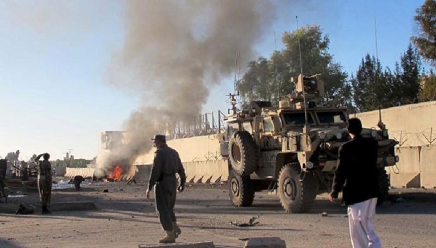 Atac cu bombă asupra unui convoi NATO, la Kandahar. O afgană a murit, alţi patru civili au fost răniţi