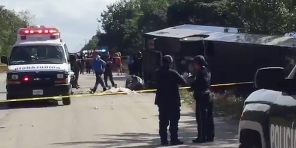 Doisprezece turişti, inclusiv străini, morţi în Mexic în urma unui accident de autocar