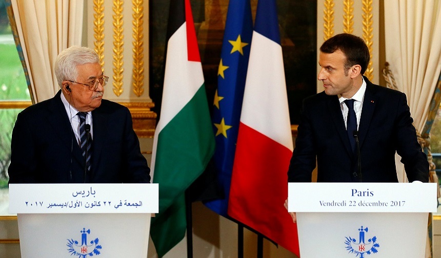 ”Americanii sunt marginalizaţi” în dosarul israeliano-palestinian, spune Macron anunţând în prezenţa lui Abbas că nu va recunoaşte unilateral Palestina
