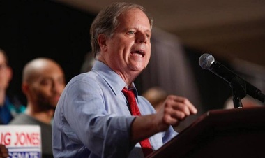 Democratul Doug Jones, declarat în mod oficial învingător al alegerilor din Alabama; Roy Moore refuză să-şi recunoască înfrângerea