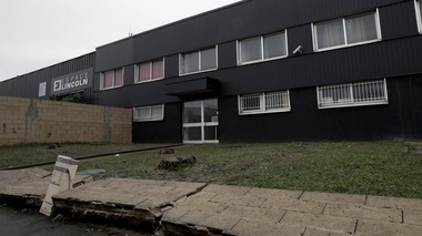 Anchetă privind organizarea unei petreceri de Sf Silvestru, după agresarea a doi poliţişti în oraşul francez Champigny