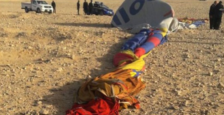 UPDATE - Un turist sud-african mort şi 12 răniţi în urma prăbuşirii unui balon cu aer cald în apropiere de Luxor, în sudul Egiptului