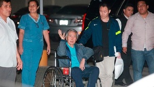 Fujimori pleacă liber de la o clinică din Lima după ce a fost graţiat de Kuczynski