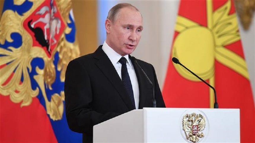 Vladimir Putin a sărbătorit Crăciunul pe rit vechi şi a participat la o slujbă într-o biserică din Sankt Petersburg