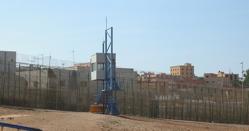 Peste 200 de oameni au ajuns din Maroc în Spania după ce au trecut graniţa „violent”