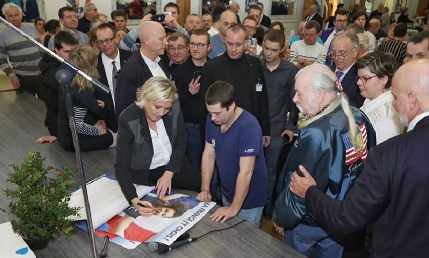 Marine Le Pen vrea să schimbe numele Frontului Naţional