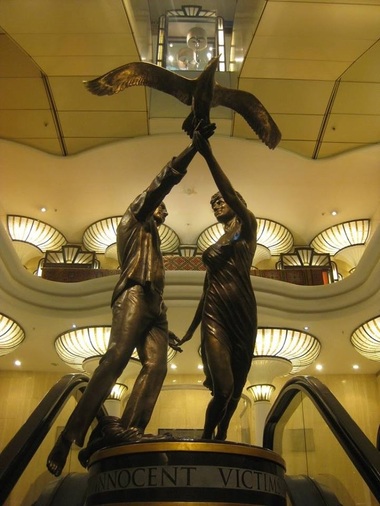 Magazinul de lux londonez Harrods retrage din incintă statuia fostei prinţese Diana şi a partenerului ei Dodi Al-Fayed