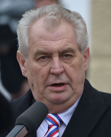 Cehia: Milos Zeman, în frunte la primul tur al alegerilor prezidenţiale