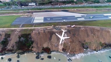 Anchetă în Turcia, după ce un avion a ieşit de pe pistă la Trabzon şi a fost pe punctul de a cădea în mare - VIDEO