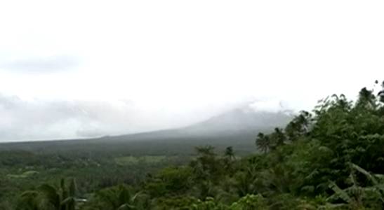 Autorităţile din Filipine au ridicat nivelul de alertă privind vulcanul activ Mayon

