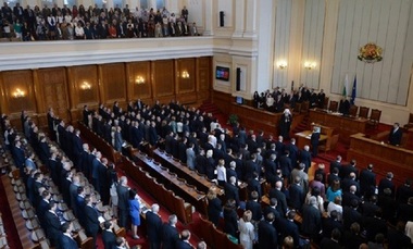 Guvernul Borisov supravieţuieşte unei moţiuni de cenzură pe tema corupţiei