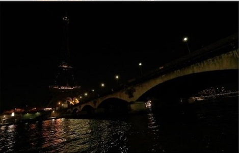 Luminile Turnului Eiffel vor fi stinse la miezul nopţii, în memoria victimelor atentatului de la Kabul