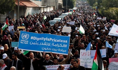 Mii de angajaţi ONU protestează la Gaza faţă de blocarea ajutoarelor americane