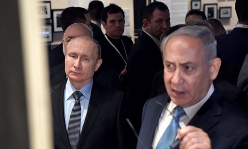 Netanyahu aduce un omagiu victimelor nazimului împreună cu Putin la Moscova şi atacă Iranul