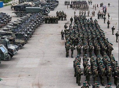 Armata rusă vrea să pregătească preoţii pentru a conduce vehicule militare
