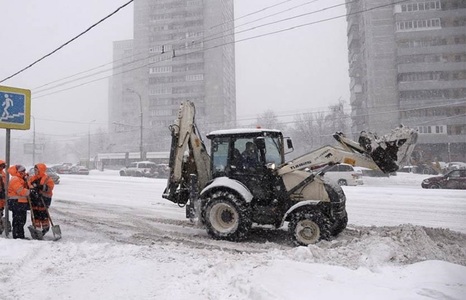 Ninsori record la Moscova: cel puţin o persoană a murit iar alte cinci au fost rănite

