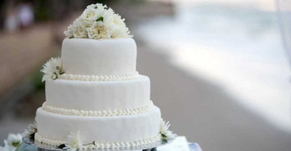 O patiserie din California refuză unui cuplu gay un tort de nuntă şi obţine câştig de cauză în instanţă