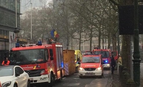 UPDATE - Plic cu praf suspect într-o clădire de pe bulevardul Regent, din Bruxelles, unde se află şi consulatul României. Destinatarul plicului a fost identificat. Reacţia MAE