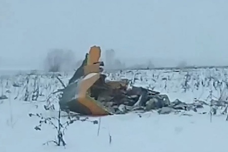 Rusia: Autorităţile cercetează câmpurile din apropierea Moscovei pentru a căuta indicii privind prăbuşirea unui avion de pasageri; cercetările ar putea dura cel puţin o zi

