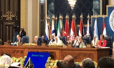 Angajamente în valoare de 30 de miliarde de dolari în favoarea Irakului, la conferinţa pe tema reconstrucţiei în Kuwait