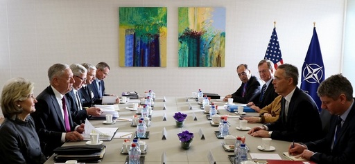 Împărţirea ”poverii” financiare şi temeri americane faţă de Europa Apărării, un test al cooperării între aliaţi, la reuniunea NATO de la Bruxelles; SUA şi Germania propun să găzduiască noi comandamente 