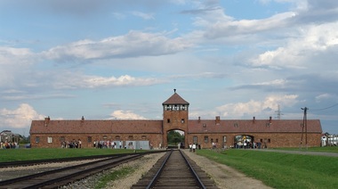 Prim-ministrul polonez spune că evreii s-au numărat printre autorii Holocaustului. Netanyahu critică afirmaţia „scandaloasă”