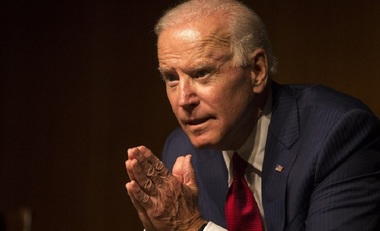 Joe Biden îl critică pe Trump de lipsă de angajament faţă de ştiinţă şi cercetare