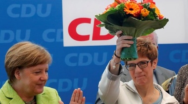 Merkel o susţine Annegret Kramp-Karrenbauer, ministru-preşedinte al Saarland, la postul de secretar general al CDU