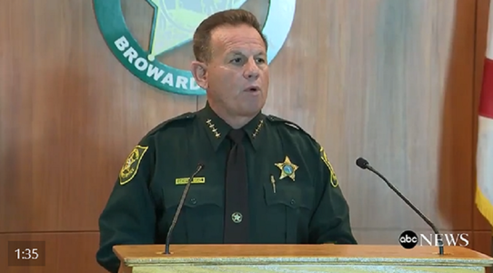 Un ajutor de şerif demisionează pentru că nu a intervenit împotriva lui Nikolas Cruz în atacul de la liceul din Florida
