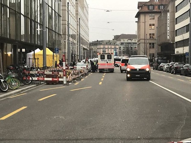 Atac armat la Zurich: Două persoane au fost ucise în faţa unei bănci