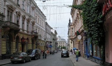 Rusia ar fi plătit pentru incendierea a două şcoli româneşti din Cernăuţi, în cadrul unui plan de destabilizare a Ucrainei, acuză SBU. Ce spune ministerul român de Externe