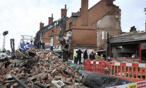 Doi bărbaţi, suspectaţi că au provocat explozia, arestaţi în ancheta cu privire la incidentul din Leicester