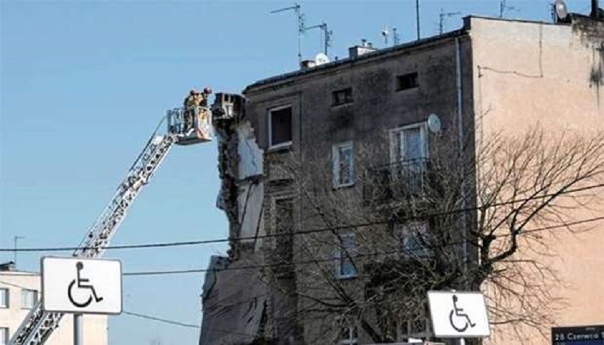 Polonia: Patru persoane au murit după ce o clădire s-a prăbuşit parţial în urma unei explozii

