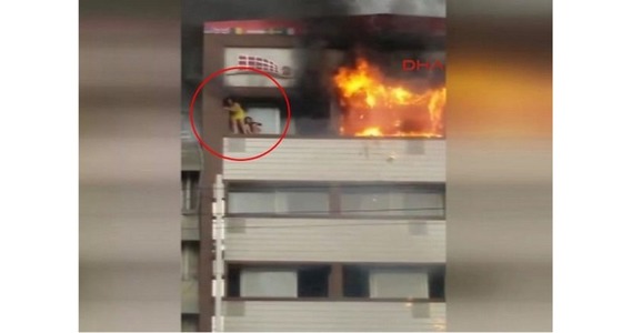 Două femei grav rănite în oraşul turc Izmir, după ce au sărit de la etaj dintr-un hotel cuprins de un incendiu  