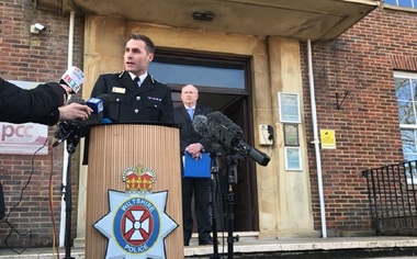 Douăzeci şi una de persoane, inclusiv Serghei şi Iulia Skripal şi sergentul Nick Bailey, au primit îngrijiri după presupusa otrăvire a fostului dublu agent GRU