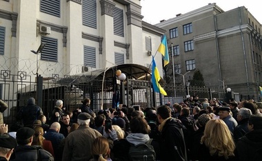 Furie în Ucraina, care nu le permite ruşilor să voteze în alegerile prezidenţiale