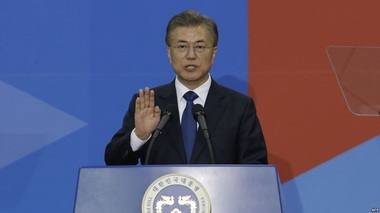 Coreea de Nord dezminte că sancţiunile sunt cauza destinderii; Moon Jae-in evocă un summit tripartit