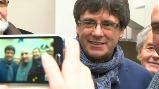 Barcelona: Cel puţin 89 de persoane au fost rănite şi alte patru reţinute în protestele faţă de arestarea fostului lider catalan Carles Puigdemont 