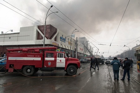 Rusia: Numărul celor decedaţi în incendiul din centrul  comercial din Kemerovo a ajuns la 64

