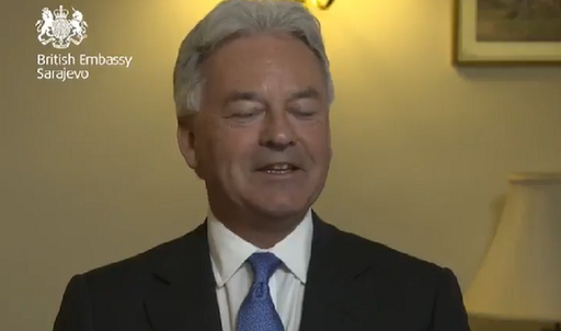 Julian Assange este un ”mizerabil vierme mic de pământ”, afirmă un ministru britanic