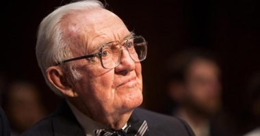 Fostul judecător de la Curtea Supremă a SUA John Paul Stevens îndeamnă la abrogarea celui de-al Doilea Amendament cu privire la deţinerea de arme de foc