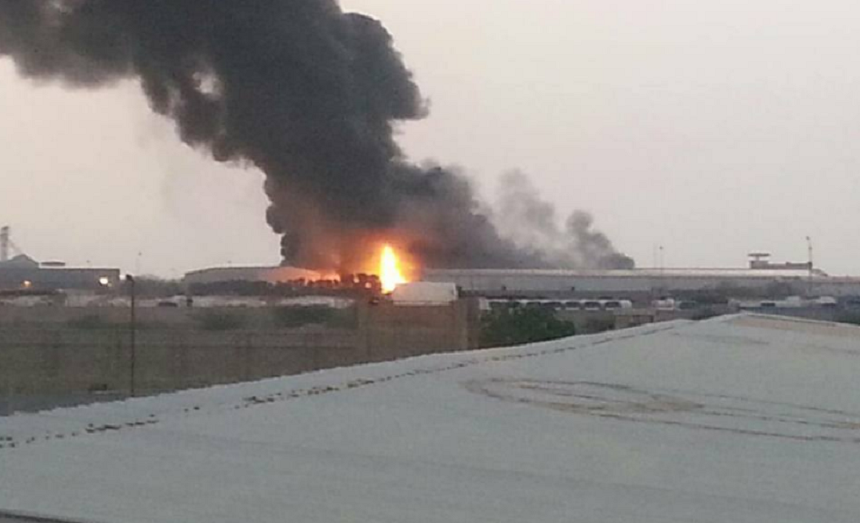 Yemen: Zeci de tone de produse alimentare reprezentând ajutor umanitar, distruse într-un incendiu în portul Hodeida