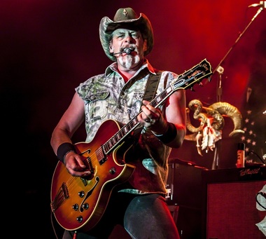 Cântăreţul şi chitaristul Ted Nugent, atac la adresa elevilor din Florida care cer controlul armelor de foc