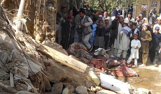 Cel puţin 100 de morţi şi răniţi în bombardamentul la şcoala coranică din nord-estul Afganistanului