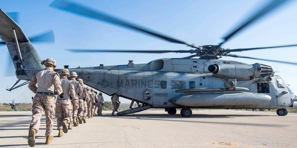 Patru morţi în California în urma prăbuşirii unui elicopter apaţinând puşcaşilor marini