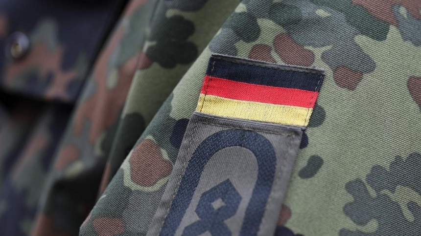 Armata germană aprobă uniforme pentru femei militar gravide