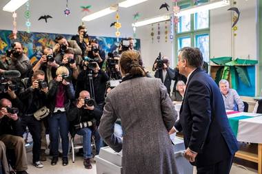 Alegeri în Ungaria: Votarea s-a încheiat oficial la ora 19.00. Unele secţii au rămas deschise pentru ca oamenii aflaţi la coadă să poată vota