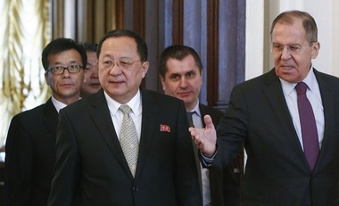 Lavrov anunţă că acceptă orice invitaţie la Phenian